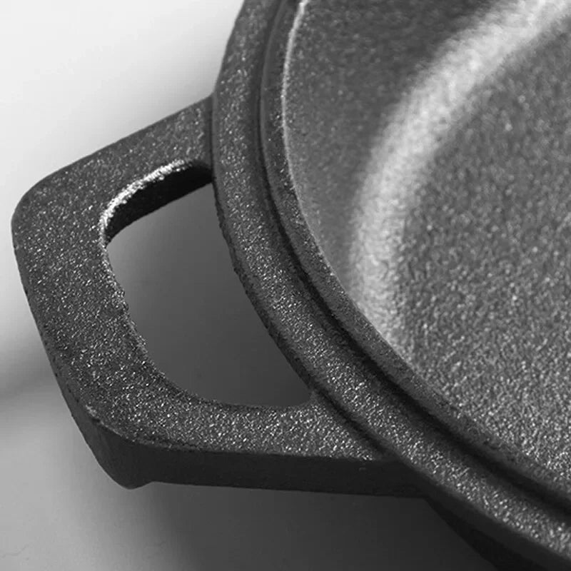 Cast Iron Dutch Oven with Skillet Lid – Pre-Seasoned 2-in-1 Casserole Pot & Frying Pan – Ideal for Stews, Baking & Camping (26cm)