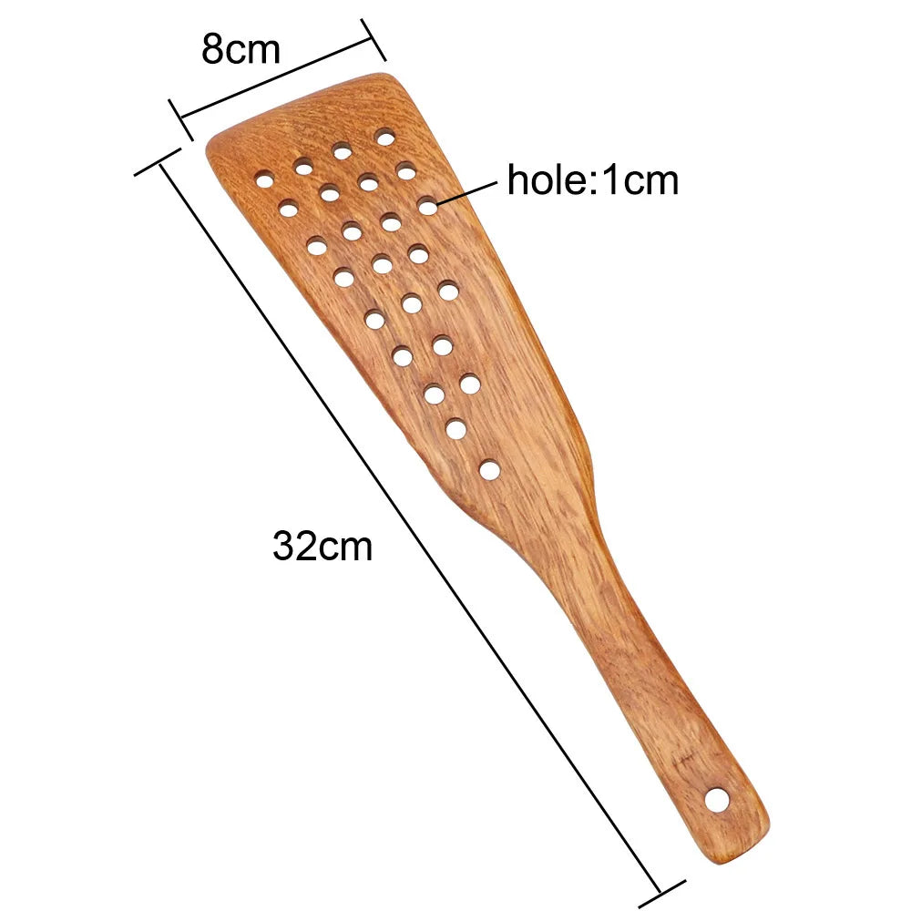 Wooden Slotted Spatula with 24 Holes – Natural Wood Curved Turner for Non-Stick Pans – Ideal for Eggs, Fish & Steaks (33cm)