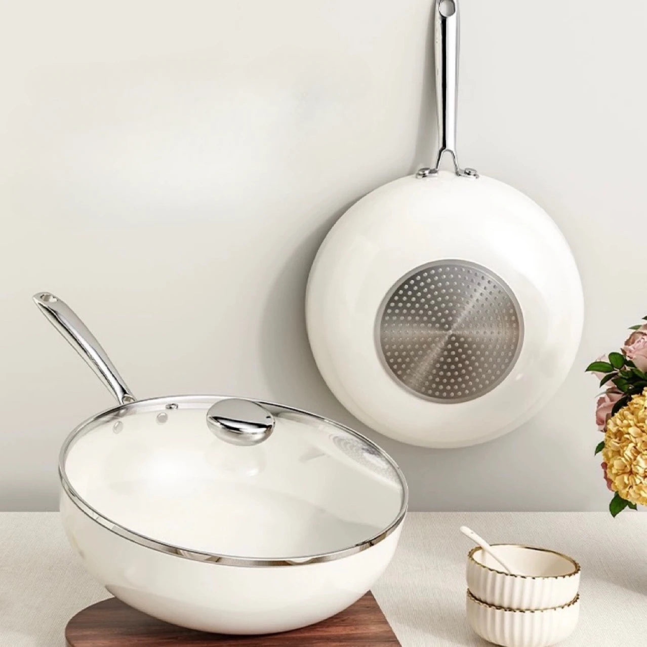 Ceramic-Coated Non-Stick Frying Pan with Glass Lid & Long Handle – Deep Skillet for Sauté, Frying, Searing, Omelettes, Simmering, Sauces & One Pan Meals – Induction & Gas Compatible – Available in 28cm (White)