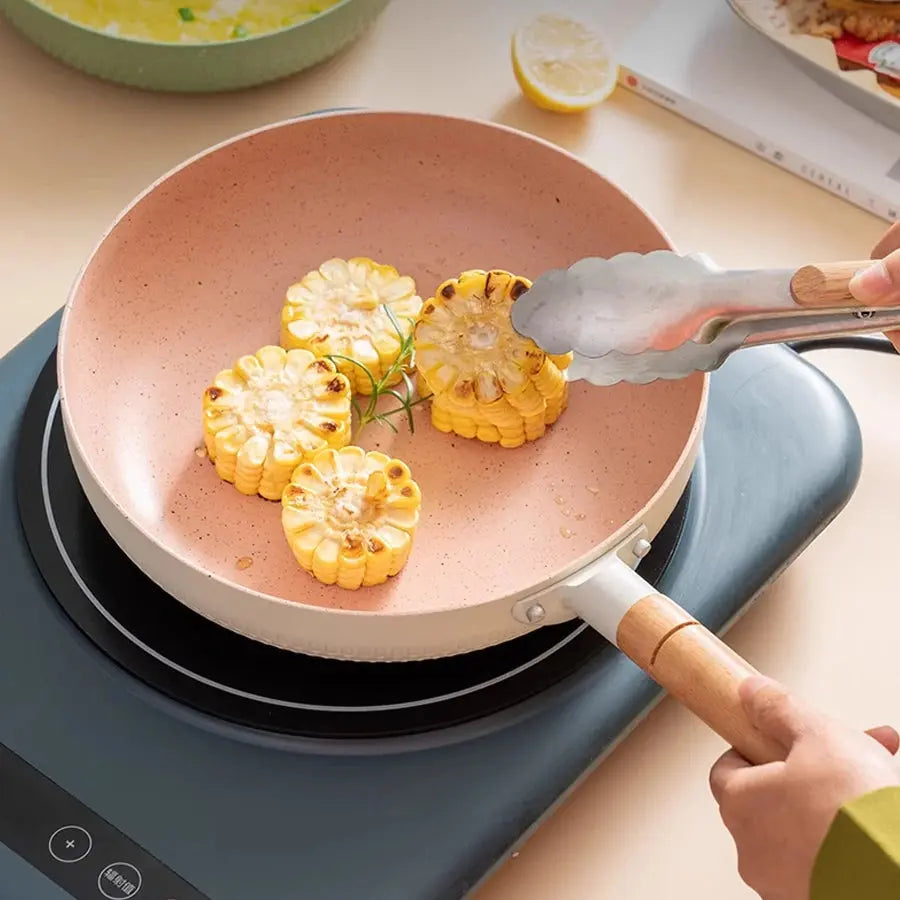 Pink Non-Stick Frying Pan – Available in 20cm, 24cm, 26cm, Skillet for Searing, Sautéing, Steak, Eggs, Pancakes, Crepes, Stir-Frying & Daily Cooking – Heat-Resistant Handle – Compatible with Gas & Induction Cookers