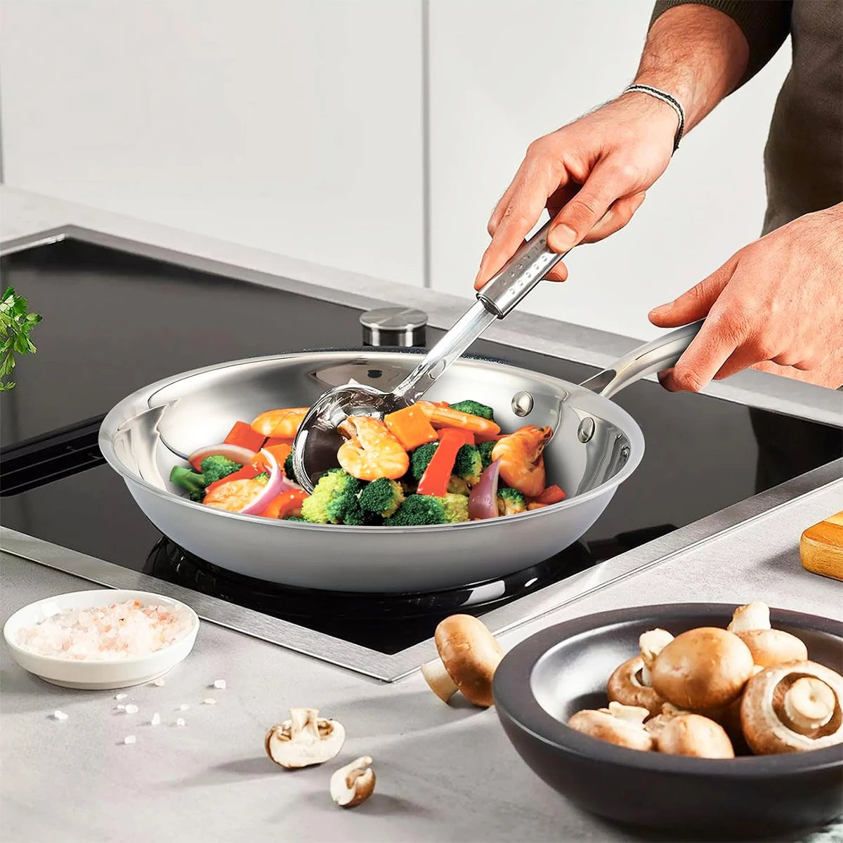 Stainless Steel Frying Pan with Long Handle – Premium Tri-Ply Construction–Professional Chef’s Skillet for Searing, Sautéing, Stir-Frying, Simmering & Pan-Frying Daily Meals– Induction, Gas & Electric Compatible Available in 22cm, 24cm, 26cm, 28cm & 30cm