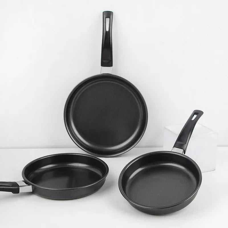 Pre-Seasoned Cast Iron Skillet – 18cm Non-Stick Frying Pan for Steak, Eggs, Roasting & More – Compatible with Induction and Gas Stoves