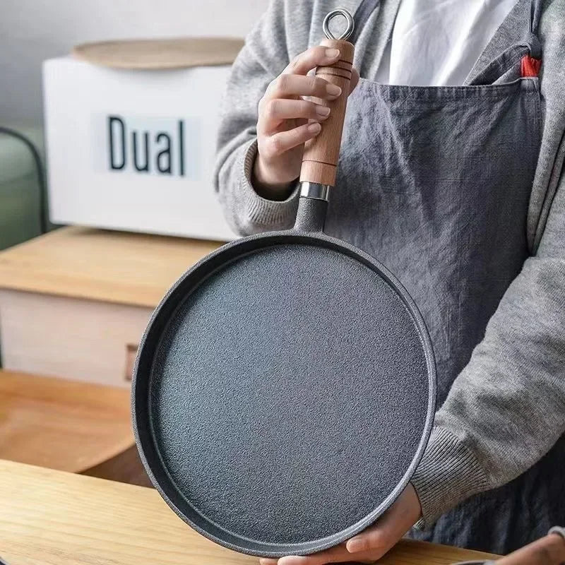 Cast Iron Non-Stick Griddle – Uncoated Griddle/Frying for Eggs, Crepes, and Pancakes, Compatible with Induction & Gas Stoves (Available in 20cm, 23cm, 26cm Sizes)