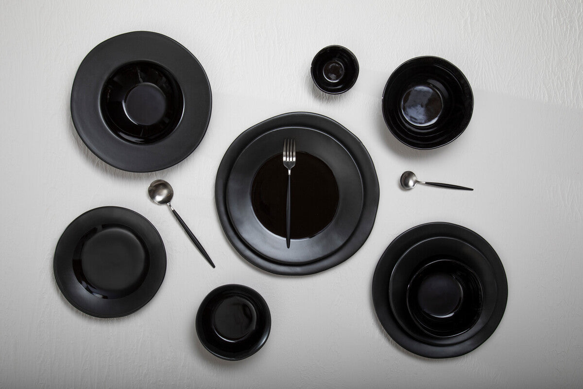 16 Piece Matte Silver And Black Cutlery Set | Avie