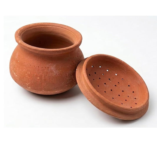 Traditional Terracotta Clay Cooking Pot with Strainer Lid - 1.5 L