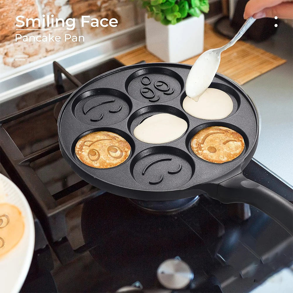 Smiley Face Pancake Pan with 7 Moulds – Non-Stick Mini Pancake Griddle & Egg Pan – Ideal for Kids' Breakfasts & Cafés