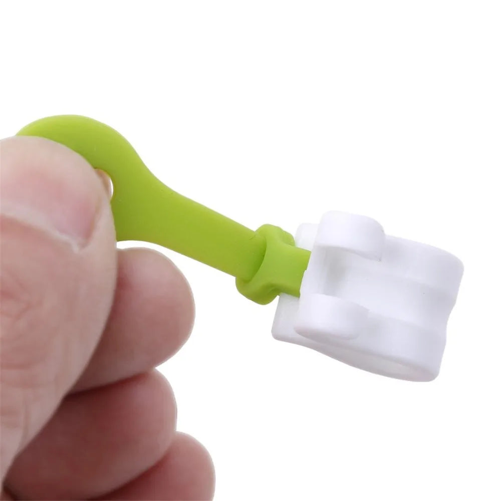 3 Piece Piping Bag Clips – Icing Bag Ties & Pastry Bag Buckles – Ideal for Mess-Free Cake Decorating & Frosting