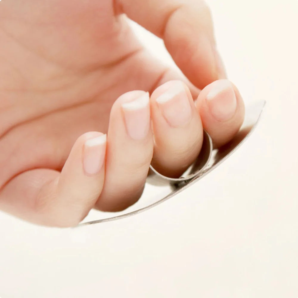 Stainless Steel Finger Guard – Kitchen Knife Safety Finger Protector – Perfect for Safe Chopping & Slicing