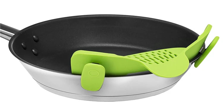 Universal Silicone Clip-On Pot Strainer – Anti-Spill Pasta Strainer for Pots & Pans – Great for Draining Pasta, Rice & Vegetables – Available in Black, Red & Green Colours