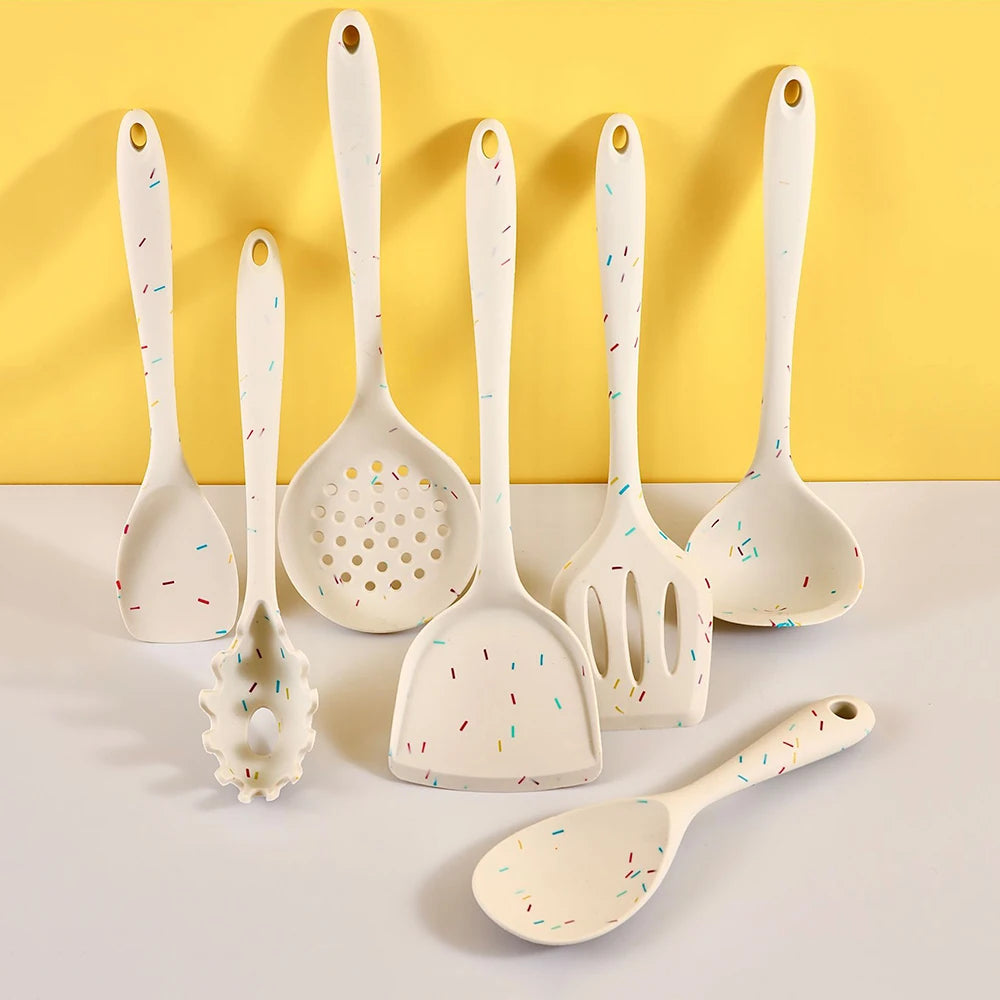7-Piece Silicone Cooking Utensil Set – Food-Grade Silicone, Long Handle Soup Ladle, Skimmer, Stir Fry Spatula, Slotted Spatula, Spaghetti Server, Rice Spoon, Spoon Spatula, High Temperature Resistant, Great for Cooking and Baking