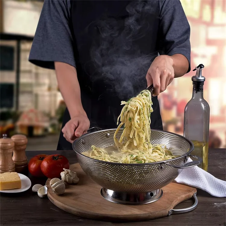 304 Stainless Steel Colander with Handles – Pasta Strainer Bowl – Ideal for Draining Pasta, Spaghetti, Vegetables & Fruit – Available in Small, Medium & Large