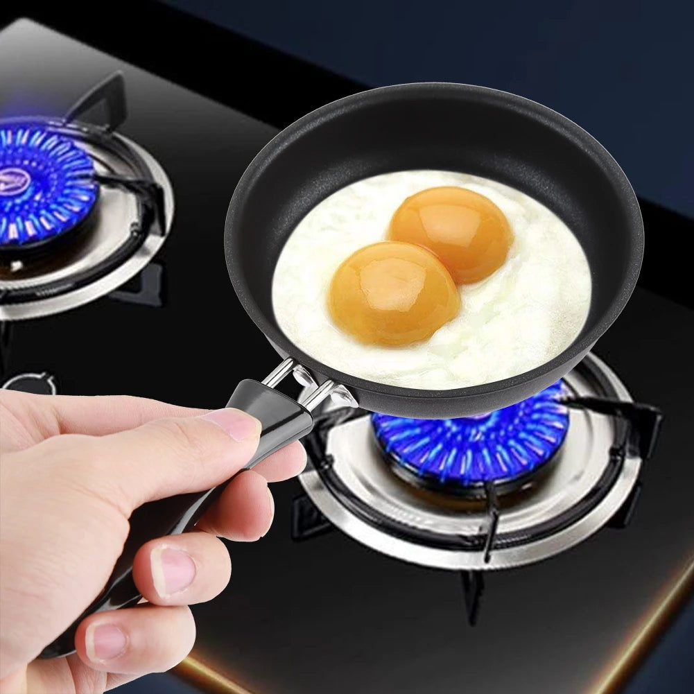 Mini Egg Frying Pan – Non-Stick Iron Omelette Pan, Lightweight & Portable – Ideal for One Egg or Mini Pancakes (12cm)