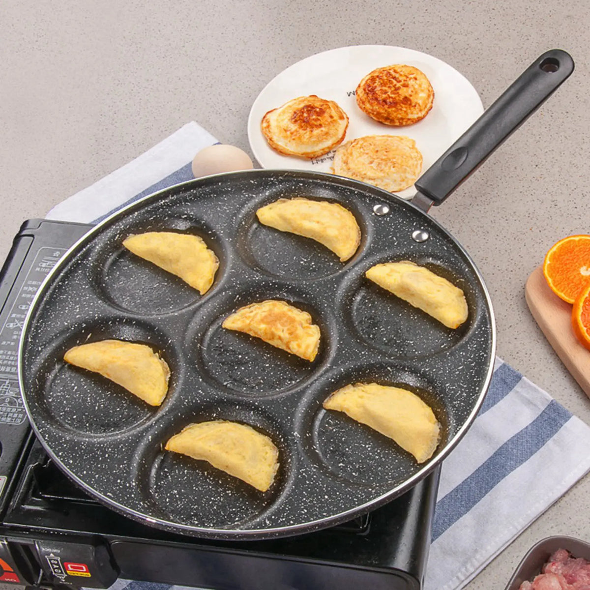 Non-Stick Fried Egg & Burger Pan with 7 Cups – Aluminium Breakfast Pan with Riveted Cool-Touch Handle – Great for Eggs, Pancakes & Burgers