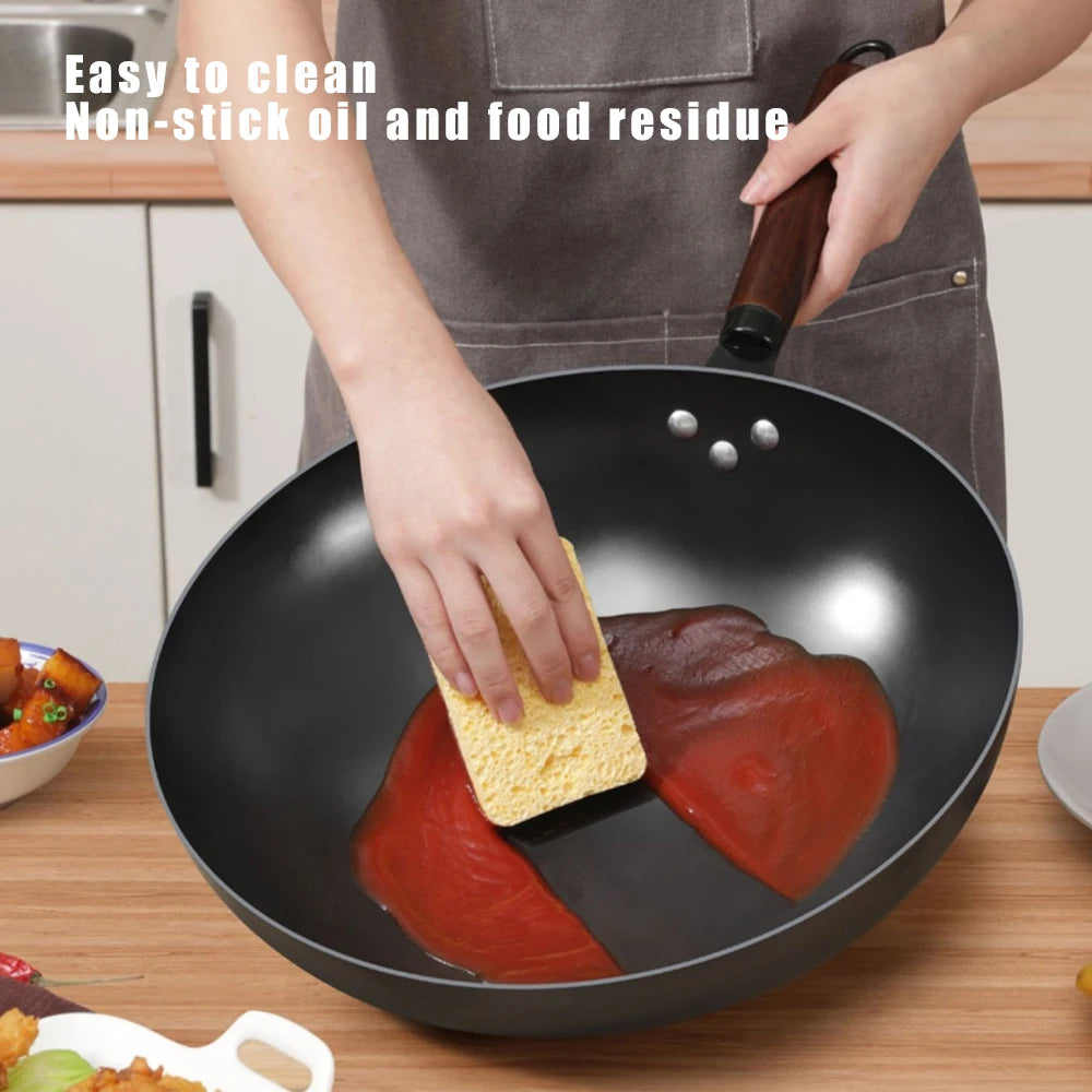 Iron Wok with Wooden Handle – Traditional Hand-Forged Deep Round Bottom Stir-Fry Wok – Great for Stir-Frying & Deep Frying on Gas Hobs – Available in 30cm & 32cm