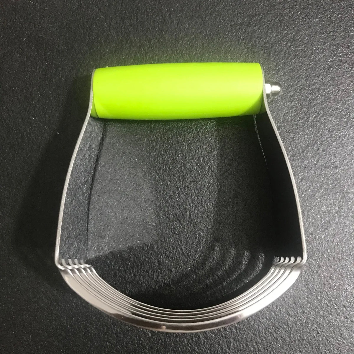 Stainless Steel Pastry Cutter & Dough Blender – Heavy-Duty Blades Multi-Purpose Dough Mixer – Best for Pastry, Scones & Biscuits – Available in Red, Blue, Green & Black Colours Green