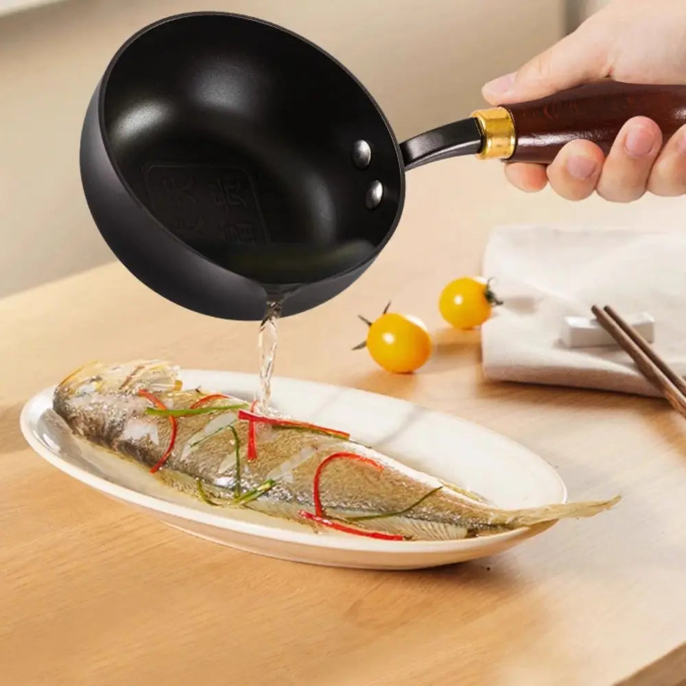 Cast Iron Hot Oil Pan with Wooden Handle – Uncoated Mini Butter Melting Pot & Omelette Pan – Ideal for Sizzling Oil, Sauces & Eggs – Available in 12cm, 14cm & 16cm