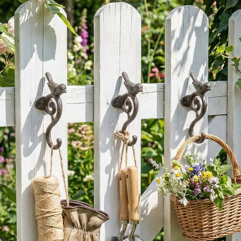 Cast Iron Bird Wall Hook – Rustic Decorative Heavy Duty Hanger for Keys, Hats & Bags – Great for Hallways, Kitchens & Gardens