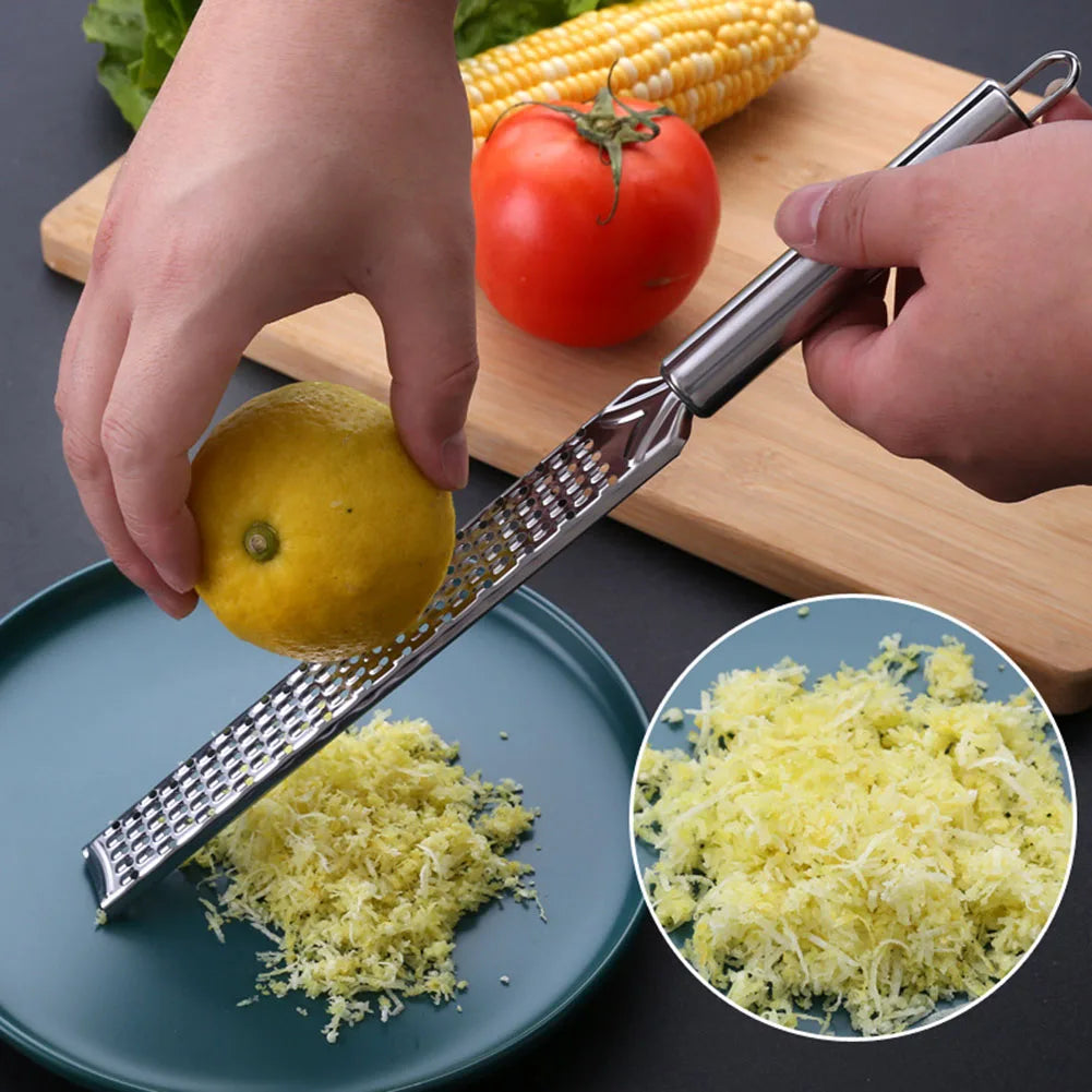 Long Stainless Steel Flat Grater & Zester – Citrus, Ginger, Garlic, Cheese & Chocolate Grater with Hanging Loop – Ideal for Fine Grating & Zesting (20cm)