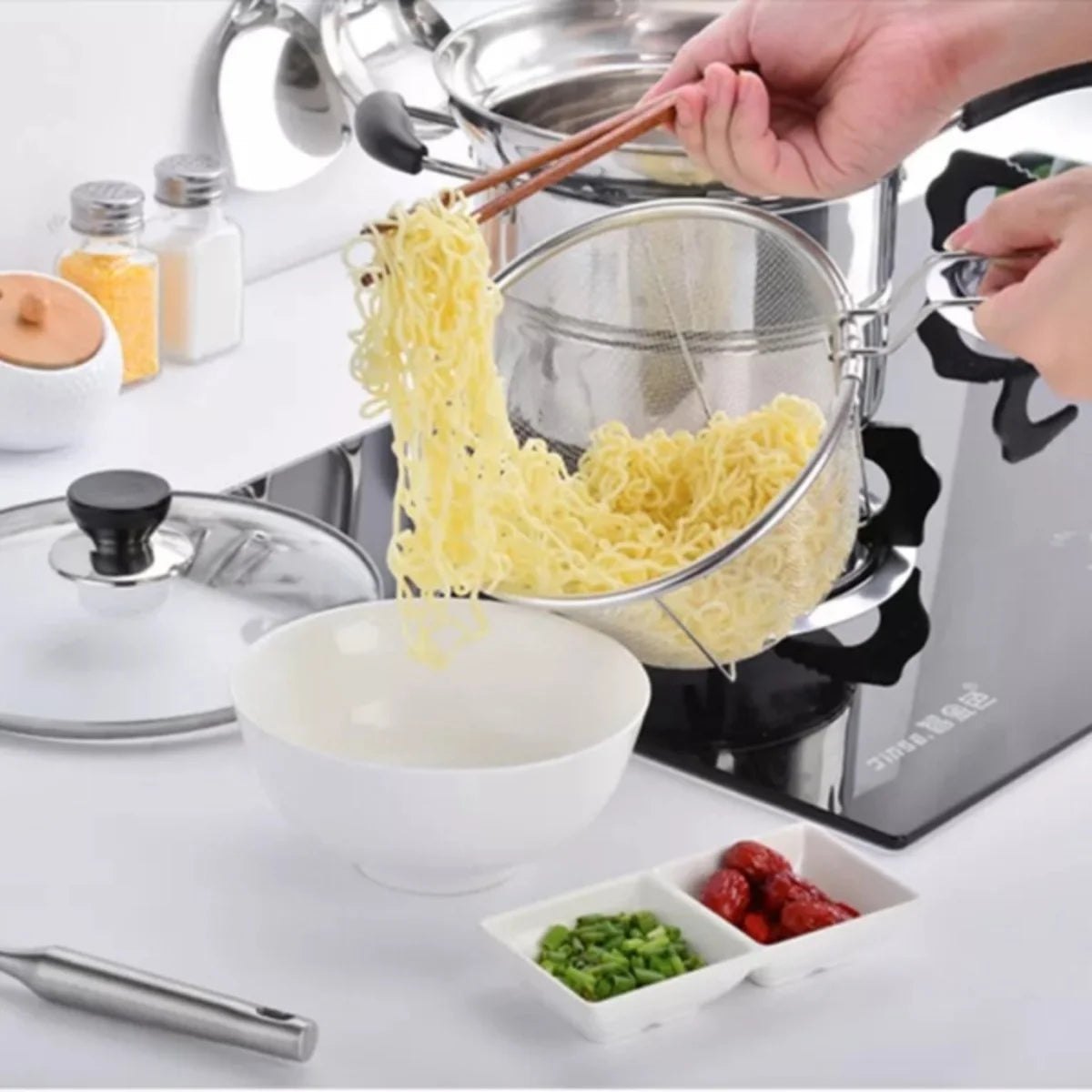 4 Piece Non-Stick Chip Pan with Frying Basket, Lid & Steamer Rack – Deep Fat Fryer Pot for Chips & Noodles – Ideal for Hob, Oven & Campfire