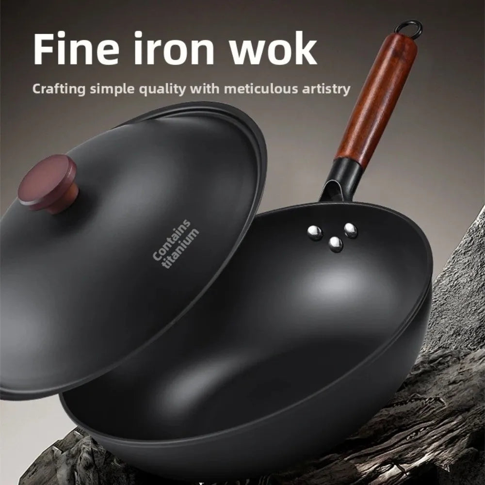 Cast Iron Wok with Lid & Wooden Handle – Traditional Hand-Forged Stir-Fry Wok with Titanium Non-Stick Finish – Perfect for Stir-Frying, Sautéing & Deep Frying (32cm)