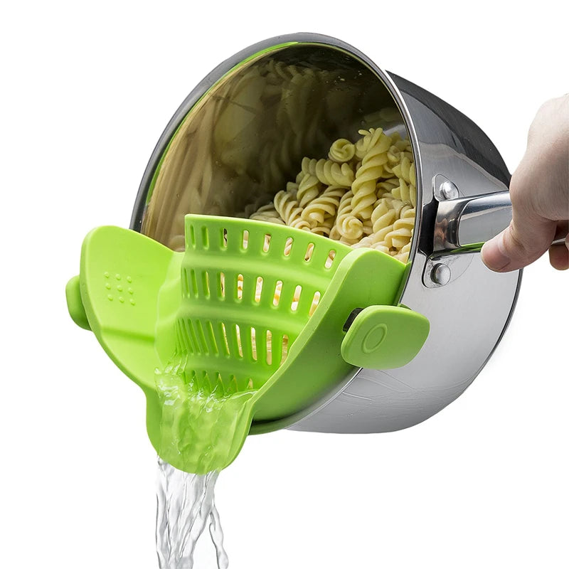 Universal Silicone Clip-On Pot Strainer – Anti-Spill Pasta Strainer for Pots & Pans – Great for Draining Pasta, Rice & Vegetables – Available in Black, Red & Green Colours