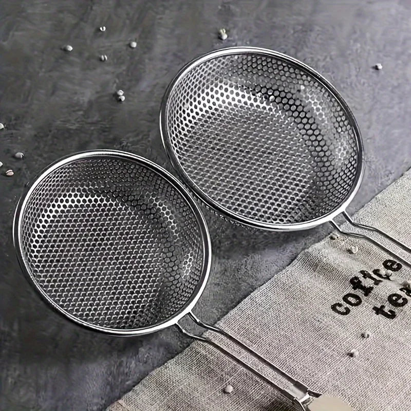 Stainless Steel Fine Mesh Noodle Skimmer – Spaghetti & Pasta Strainer Spoon – Ideal for Draining Pasta, Noodles & Vegetables
