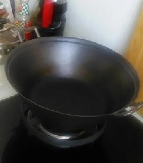 Cast Iron Wok with Lid