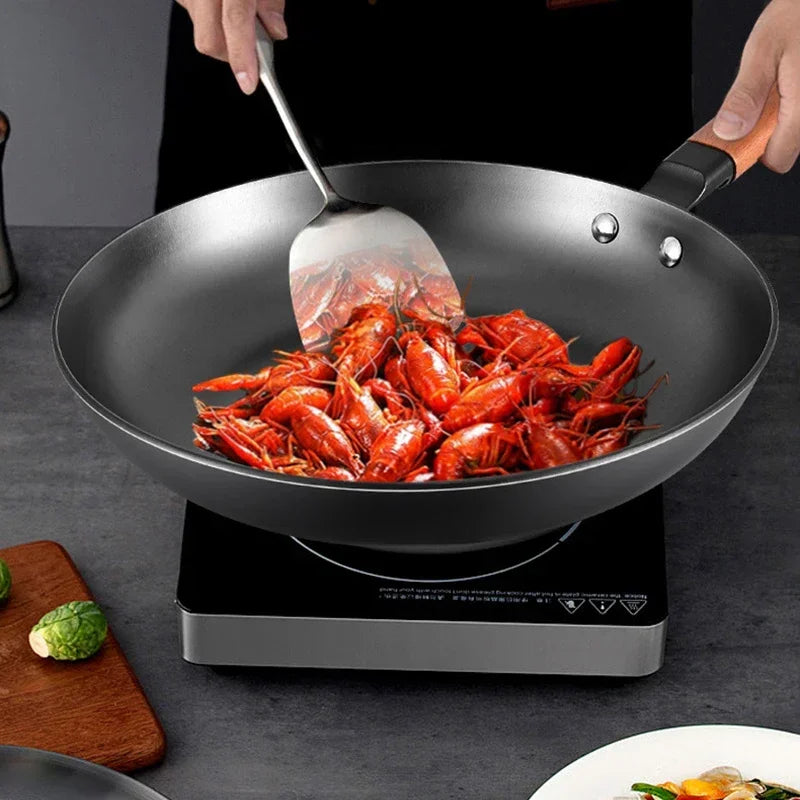 Cast Iron Frying Pan with Wooden Handle – Uncoated Non-Stick  Pan Ideal for  Searing, Sautéing, Pan-Frying & Stir-Frying – Available in 26cm, 28cm 30cm & 32cm