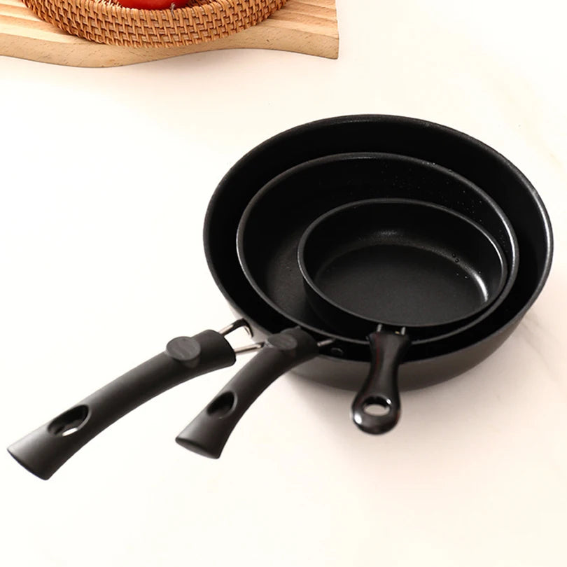 Mini Omelette Pan – Non-Stick Cast Iron Egg Skillet for Single Portions – Ideal for Eggs, Breakfast Sandwiches & Mini Pancakes (12cm)