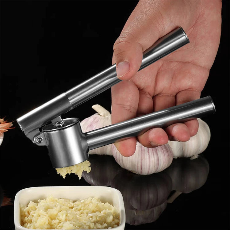 304 Stainless Steel Garlic Press – Heavy Duty Rustproof Garlic Mincer & Crusher – Ideal for Crushing Garlic & Ginger – Available in Small & Large