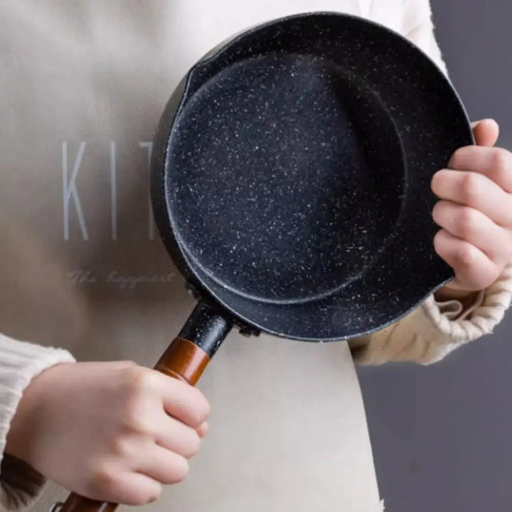 Non-Stick Iron Saucepan with Wooden Handle – Omelette, Egg & Pasta Pot – Ideal for Eggs, Pasta & Sauces – Available in 16cm, 18cm, 20cm & 22cm