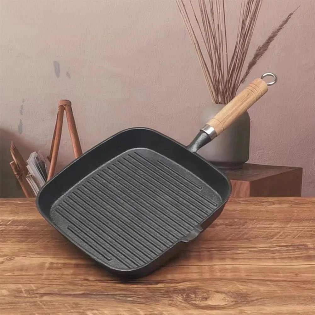 Iron Steak Pan with Folding Wooden Handle – Uncoated Skillet for Indoor & Outdoor Cooking – Perfect for Steaks, Fish & Crispy Vegetables