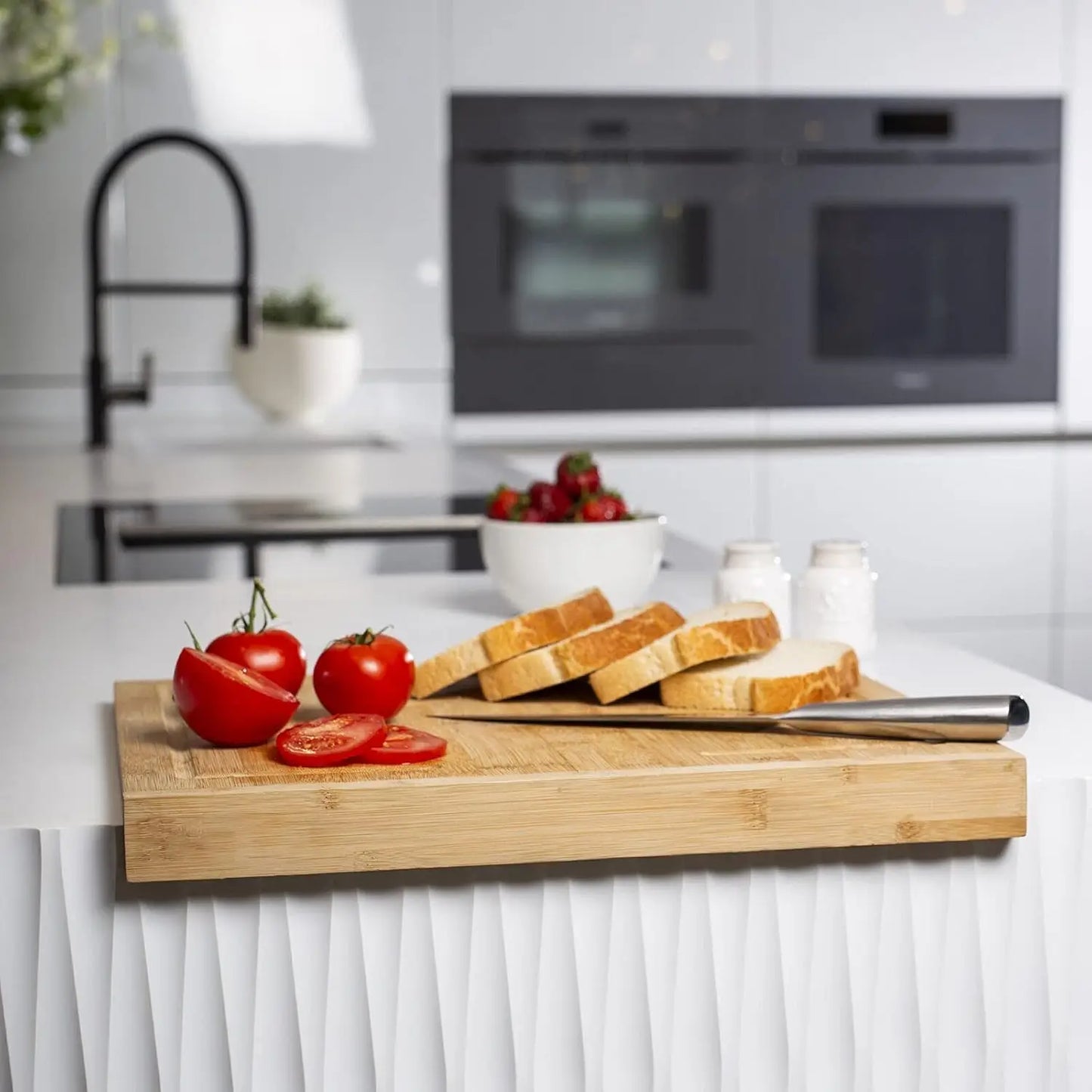 Modern Style Bamboo Solid Wood Chopping Board with Raised Edge – Compact & Organised Storage – 45 × 34 × 3.5 cm