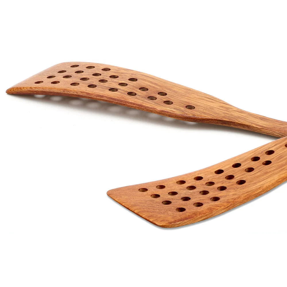 Wooden Slotted Spatula with 24 Holes – Natural Wood Curved Turner for Non-Stick Pans – Ideal for Eggs, Fish & Steaks (33cm)