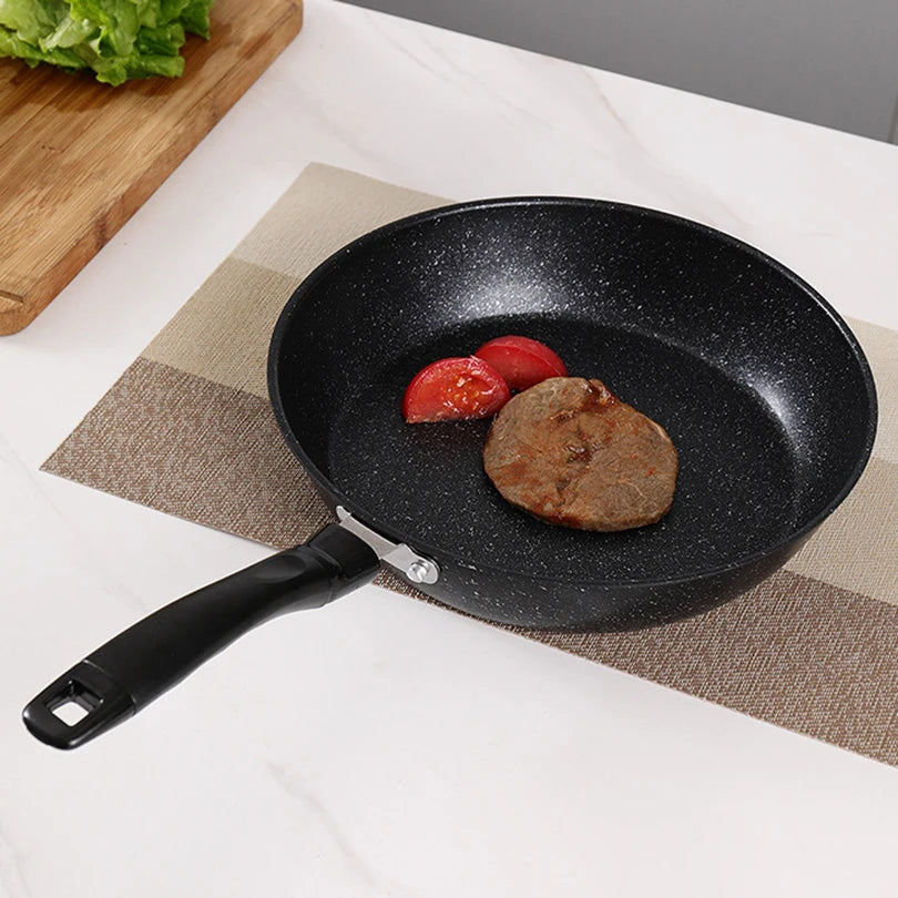 Mini Omelette Pan – Non-Stick Cast Iron Egg Skillet for Single Portions – Ideal for Eggs, Breakfast Sandwiches & Mini Pancakes (12cm)
