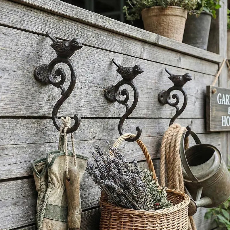 Cast Iron Bird Wall Hook – Rustic Decorative Heavy Duty Hanger for Keys, Hats & Bags – Great for Hallways, Kitchens & Gardens