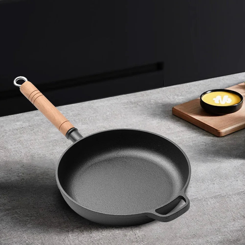 Old-Fashioned Pre-Seasoned Cast Iron Pan with Wooden Handle – Flat-Bottomed Design for Superior Heat Retention & Even Distribution – Uncoated Non-Stick Surface Ideal for Searing, Sautéing, Pan-Frying & Stir-Frying Camping Skillet