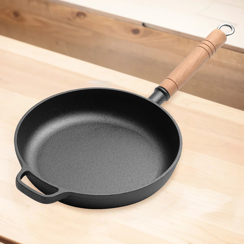 Old-Fashioned Pre-Seasoned Cast Iron Pan with Wooden Handle – Flat-Bottomed Design for Superior Heat Retention & Even Distribution – Uncoated Non-Stick Surface Ideal for Searing, Sautéing, Pan-Frying & Stir-Frying Camping Skillet