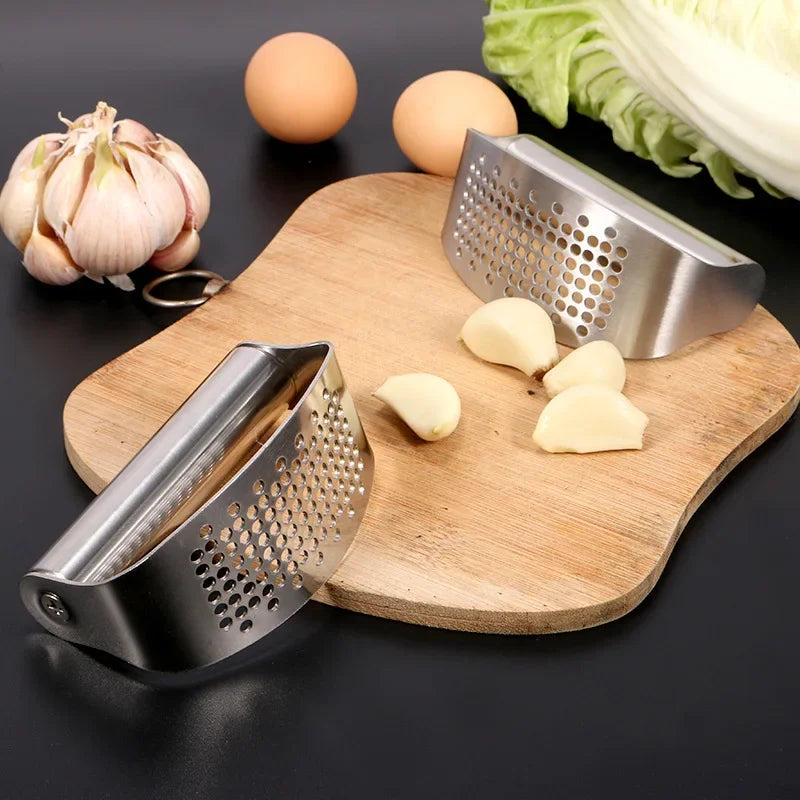 Garlic Rocker Crusher with Curved Blade – Stainless Steel Rolling Garlic & Ginger Mincer – Perfect for Fast, Easy Mincing – Available with All-Steel or Plastic Handle