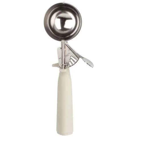 Ivory Disher Triangle Handle 3 1/4 oz