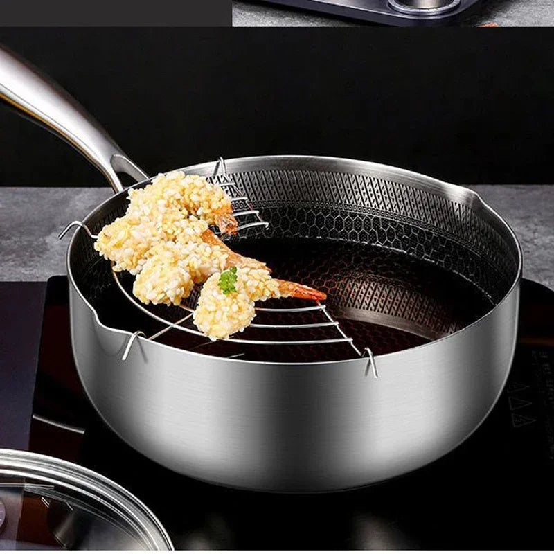 Honeycomb Stainless Steel Saucepan with Glass Lid & Long Handle – Saucepan for Boiling Milk, Soups, Sauces & Daily Meals – Heat-Resistant Grip – Induction & Gas Stove Compatible – 20cm
