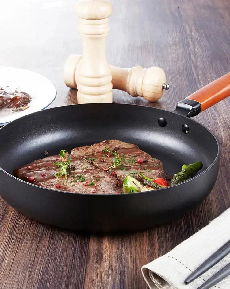 Cast Iron Skillet – Non-Stick Vintage Frying Pan with Ergonomic Handle – 26cm