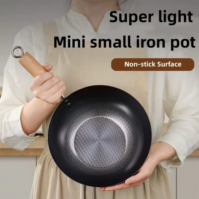 Small Non-Stick Wok with or without Glass Lid – Iron Stir-Fry Pan for Gas & Induction – Perfect for Single Servings, Eggs & Noodles – Available in 20cm & 24cm