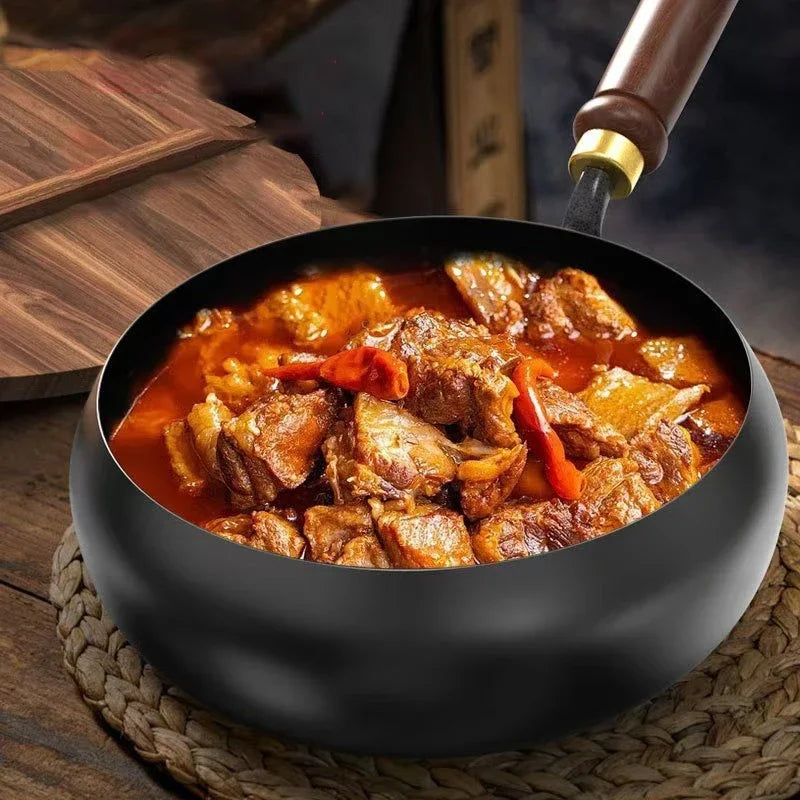 Vintage-Style Non-Stick Wok with Wooden Handle & Glass Lid (28cm) – Multipurpose Skillet for Stir-Frying, Searing, Soups, Stews & One-Pan Meals – Induction & Gas Compatible – Also Available Without Lid in 24cm & 28cm