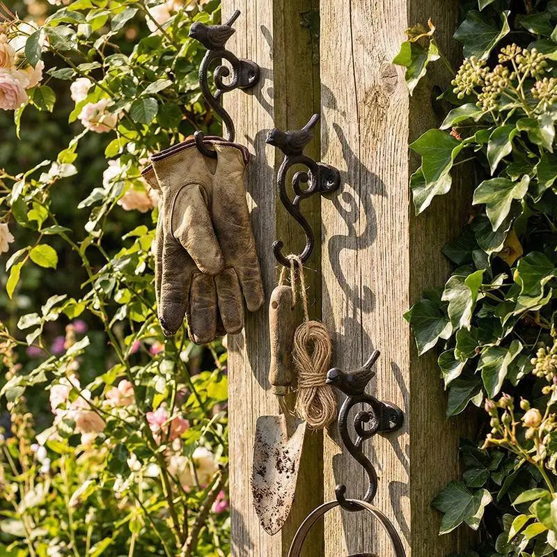 Cast Iron Bird Wall Hook – Rustic Decorative Heavy Duty Hanger for Keys, Hats & Bags – Great for Hallways, Kitchens & Gardens