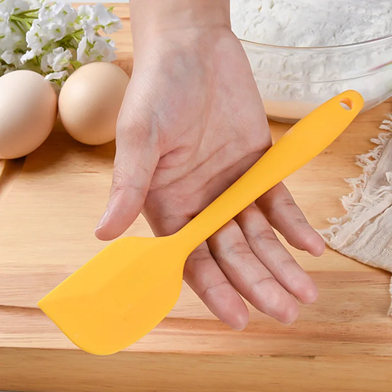 Heat Resistant Silicone Spatula & Scraper – Seamless Non-Stick Baking & Cake Cream Scraper – Perfect for Mixing, Folding & Scraping Bowls – Available in 9 Colours & Multi-Packs