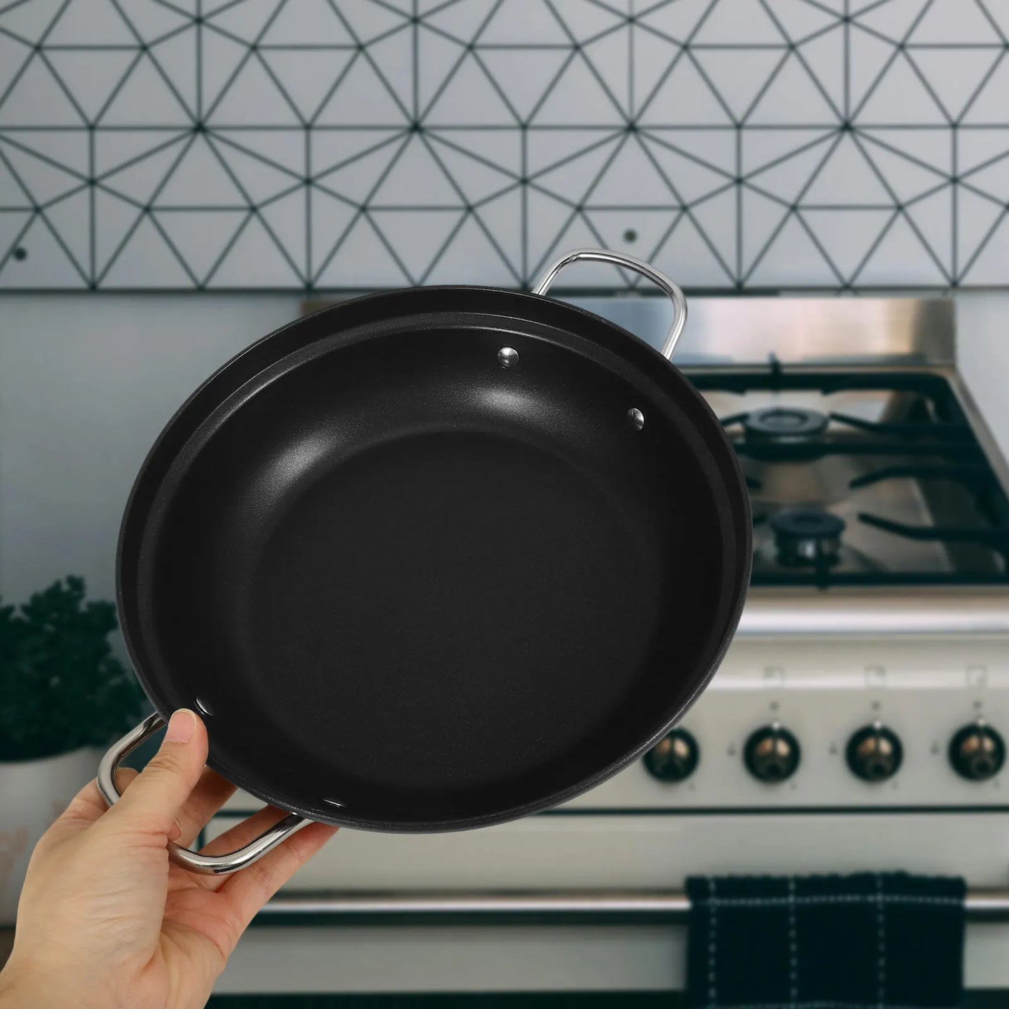Black Nonstick Wok with Dual Stainless Steel Handles – Ideal for Stir-fries, Fried Rice, Deep-frying, Sauteed Vegetables, Pan-seared Meats, Curries, Seafood and Noodles. Compatible with Gas, Electric and Ceramic Stovetops. Available in Sizes 24cm and 30cm