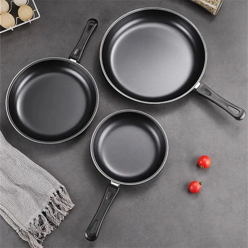 Non-Stick Cast Iron Frying Pan with Anti-Scald Handle – Egg, Omelette & Steak Skillet – Great for Home, Picnic & BBQ – Available in 20cm, 25cm & 30cm