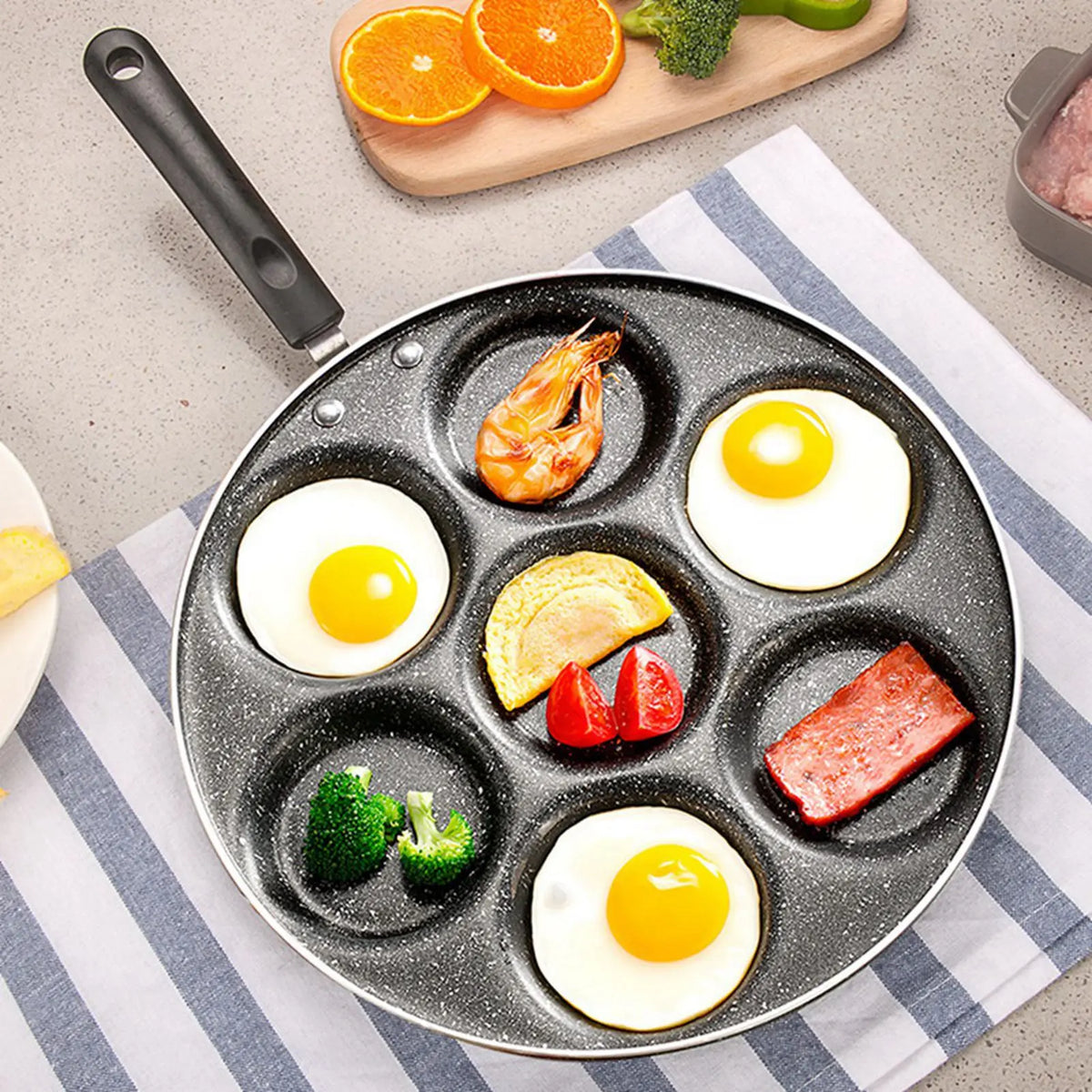 Non-Stick Fried Egg & Burger Pan with 7 Cups – Aluminium Breakfast Pan with Riveted Cool-Touch Handle – Great for Eggs, Pancakes & Burgers