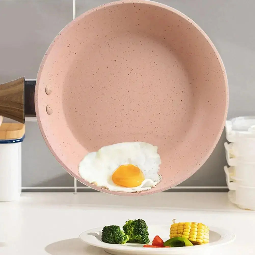 Pink Medical Stone Non-Stick Egg Frying Pan – Aluminium Alloy Breakfast Pan with Comfortable Handle – Ideal for Frying Eggs, Sautéing, Stir-Frying & Daily Cooking – Fast Heat-Conductive – 16cm